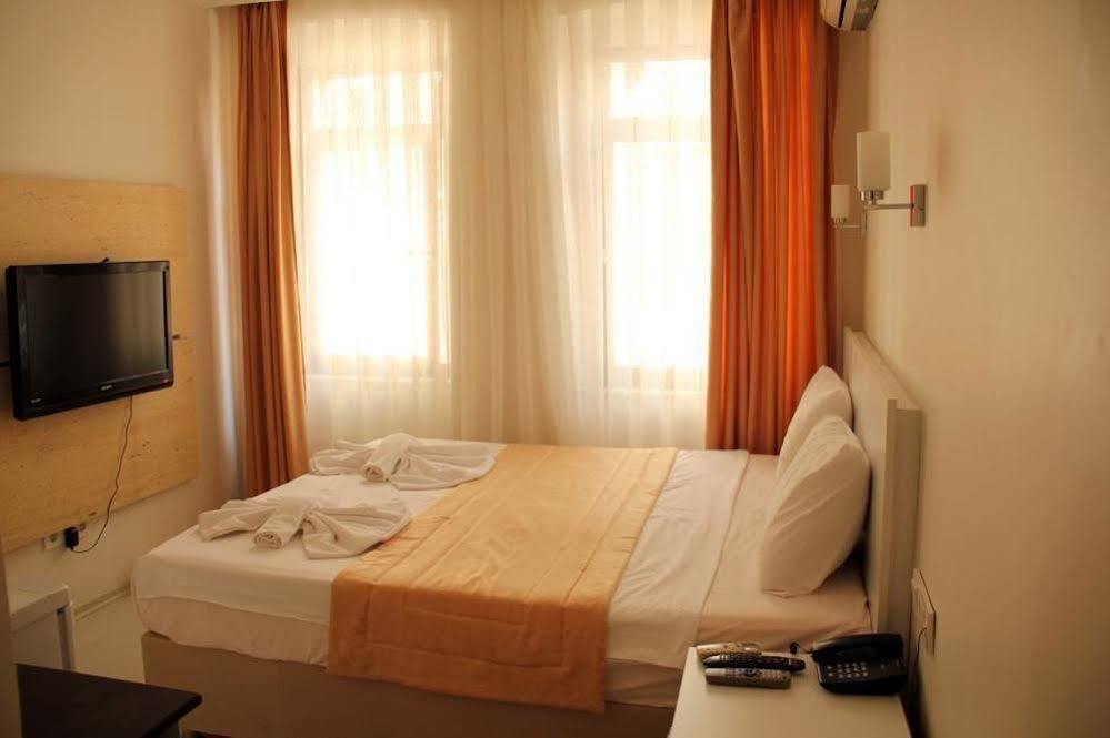 Taksim Square Hot Residence Истанбул Екстериор снимка